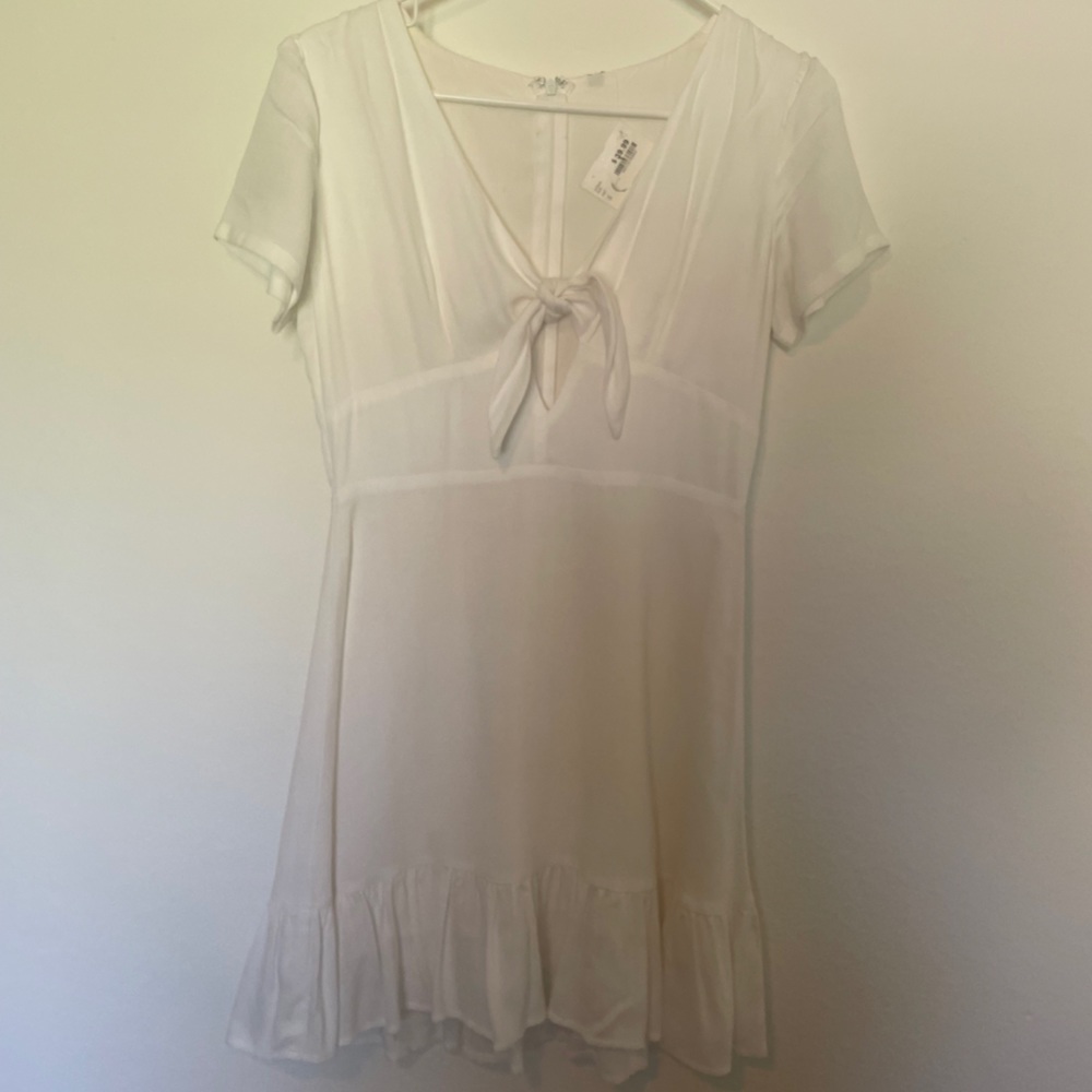 White short sleeve dress